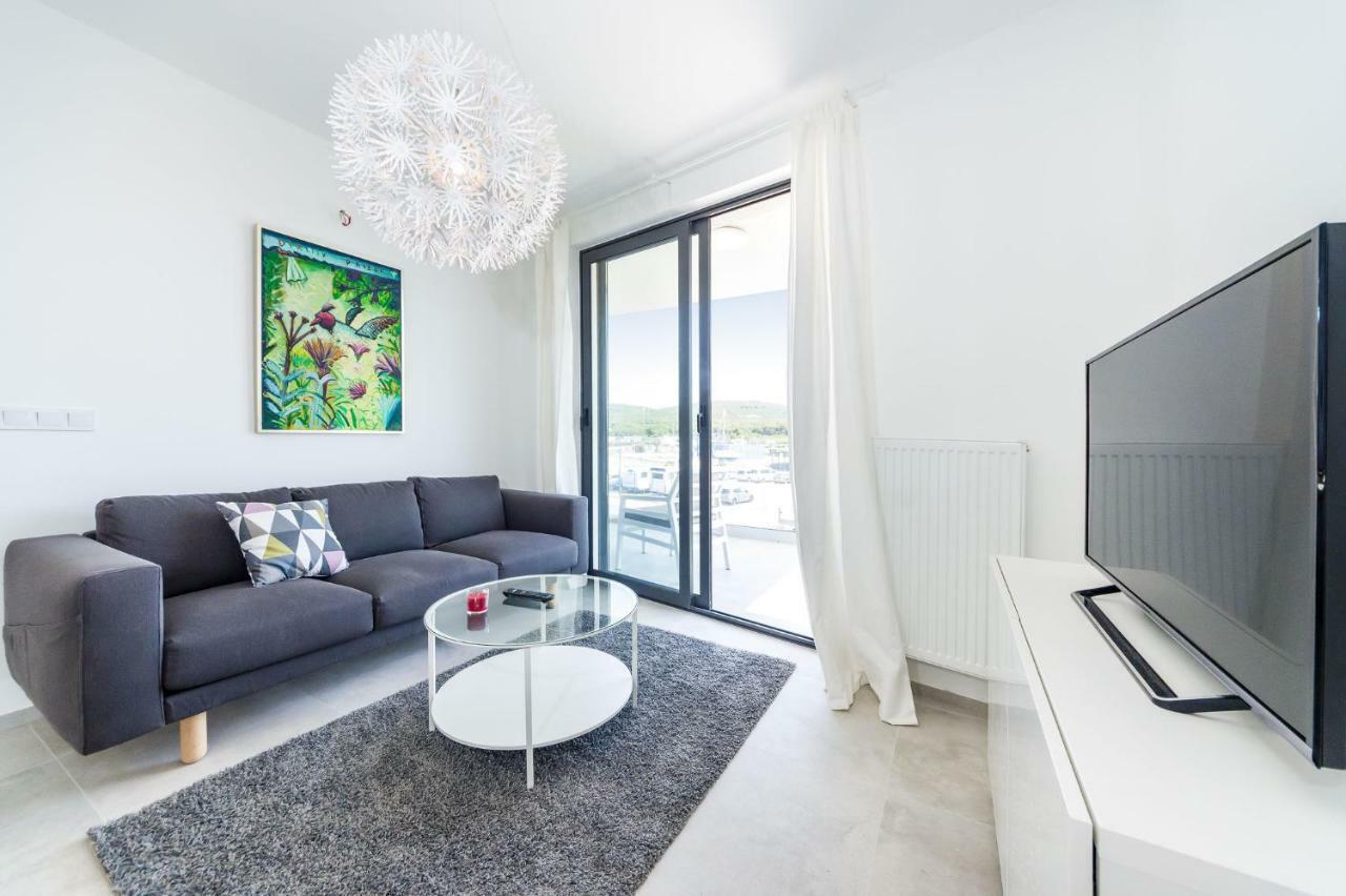 D. Marine Apartments Бибинє Екстер'єр фото