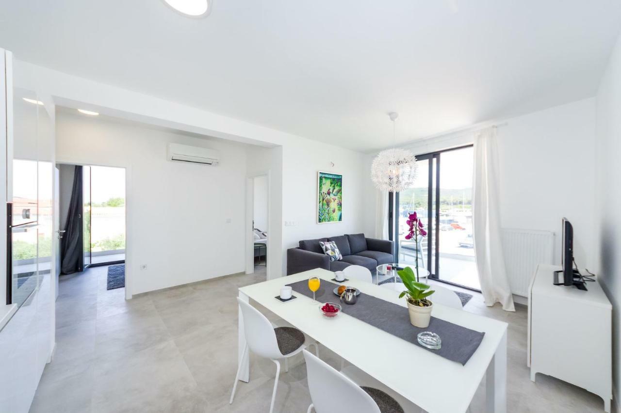 D. Marine Apartments Бибинє Екстер'єр фото