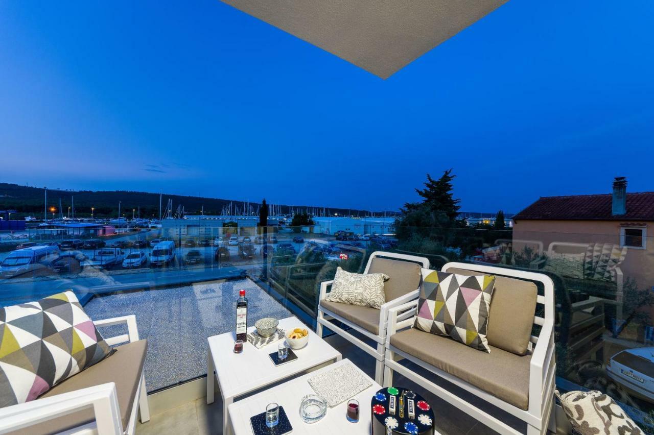 D. Marine Apartments Бибинє Екстер'єр фото