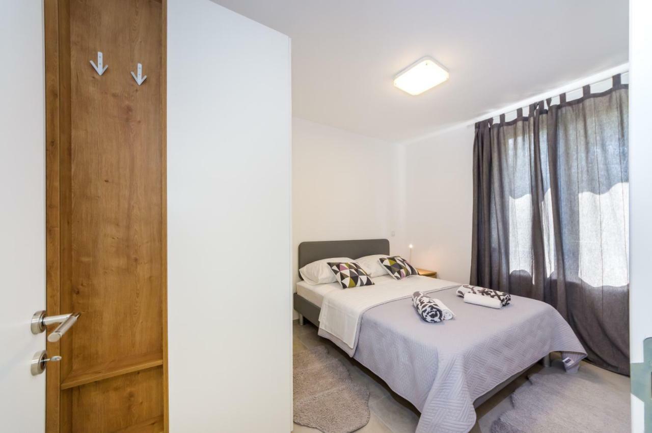 D. Marine Apartments Бибинє Екстер'єр фото